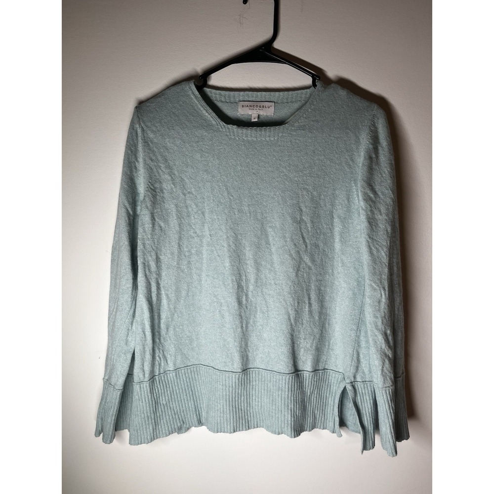 Bianco & Blu Lgt Blue sweater ribbed hemline‎ & side slits Medium Cottage Costal